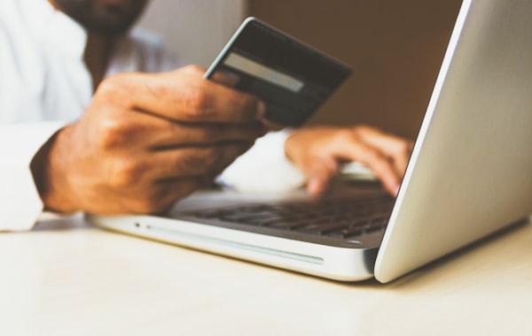 1-Click Mobile Checkout Optimization: How Apple Pay & Google Pay Cut Cart Drop-off by 35%