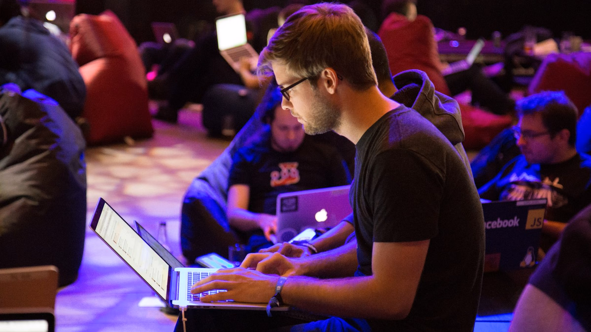Systems architects and technical SEO engineers designing streaming edge transformation rules in serverless edge runtimes