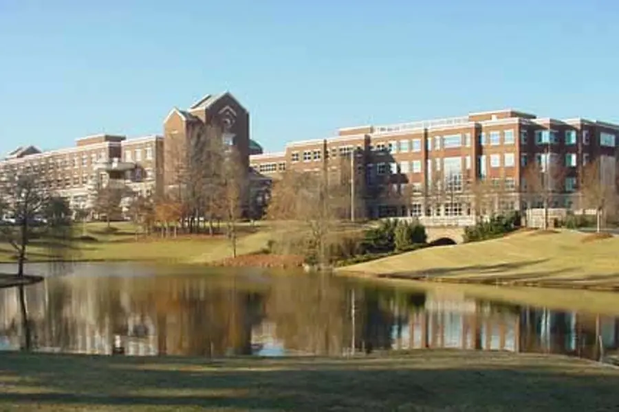 Exterior multi-story medical pavilion of Novant Health Matthews Medical Center