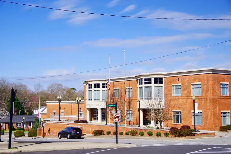 Lincolnton City Hall municipal building and civic offices in Lincolnton, North Carolina
