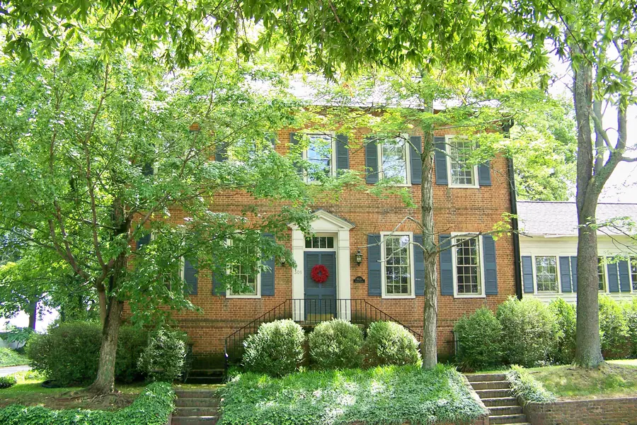 Historic Federal-style architecture of Shadow Lawn estate in Lincolnton, North Carolina